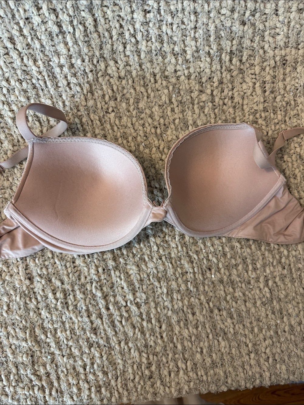 Victoria’s Secret Body Push-up bra- Nude Pink with gold hearts 34DD - Picture 4 of 5